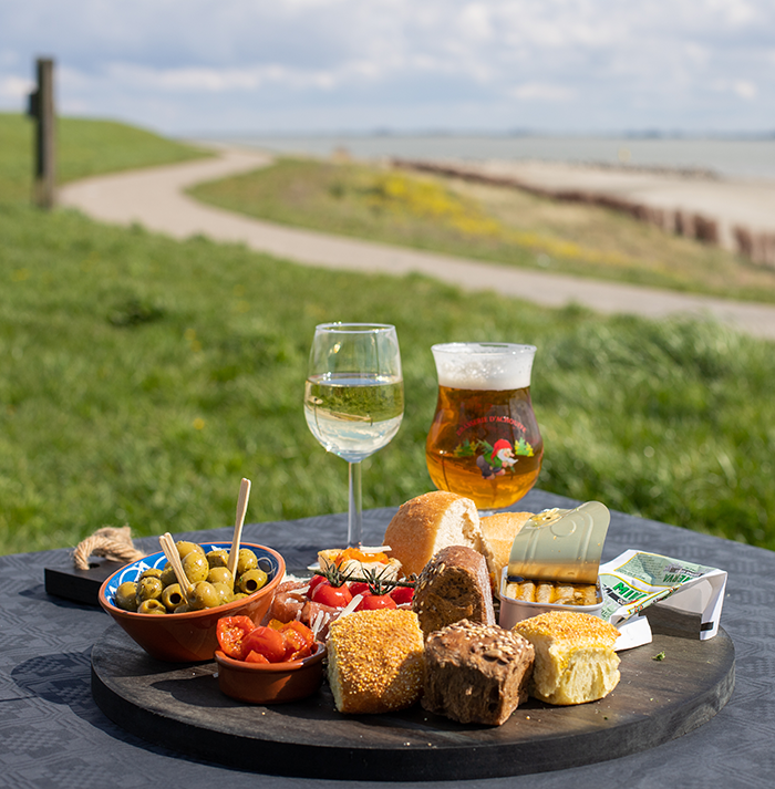 strandbrasserie_de_landing_borrelhapjes_strand